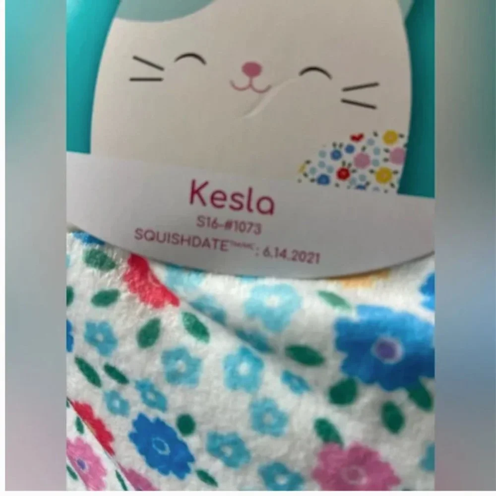 NWT KESLA The CALICO CAT 16